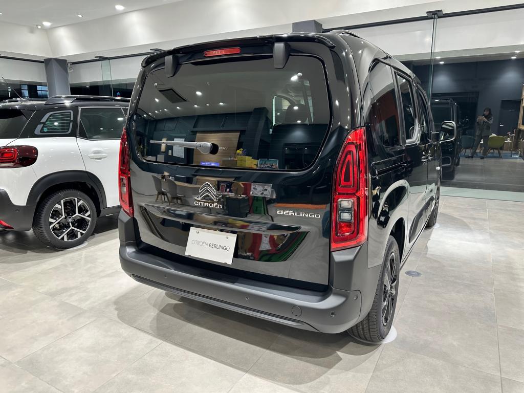 BERLINGO SHINE 展示中