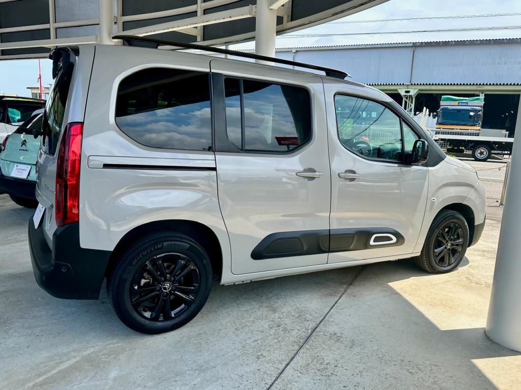 ～認定中古車情報　BERLINGO～