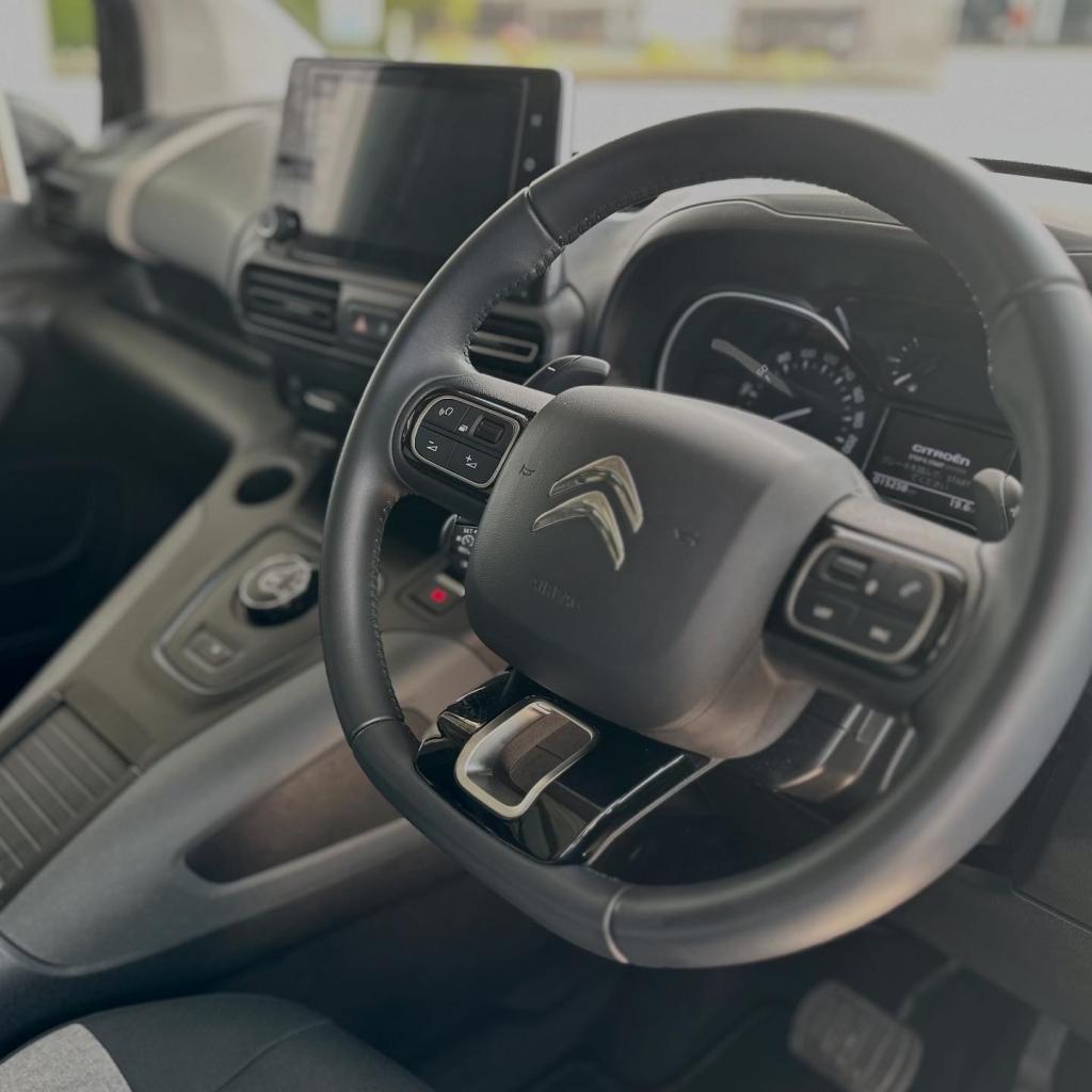 ～認定中古車情報　BERLINGO～