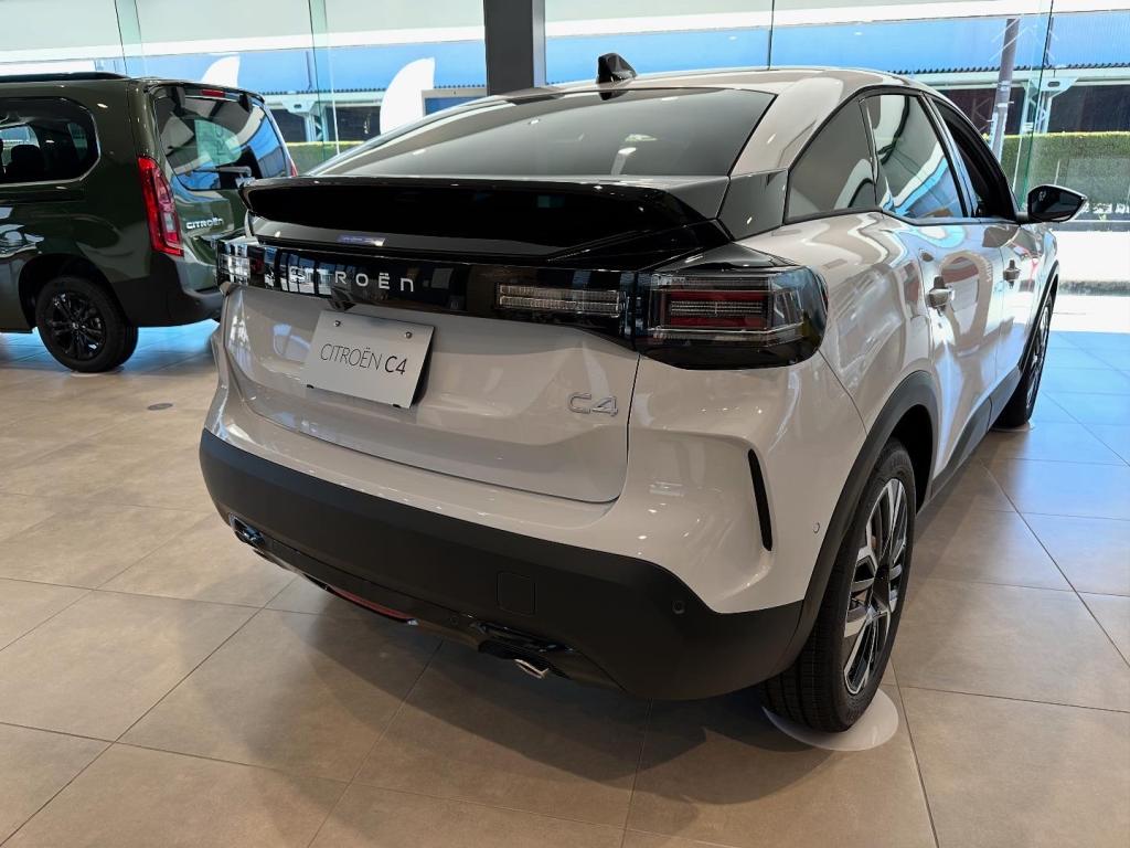 CITROEN C4 HYBRIDをぜひご試乗ください