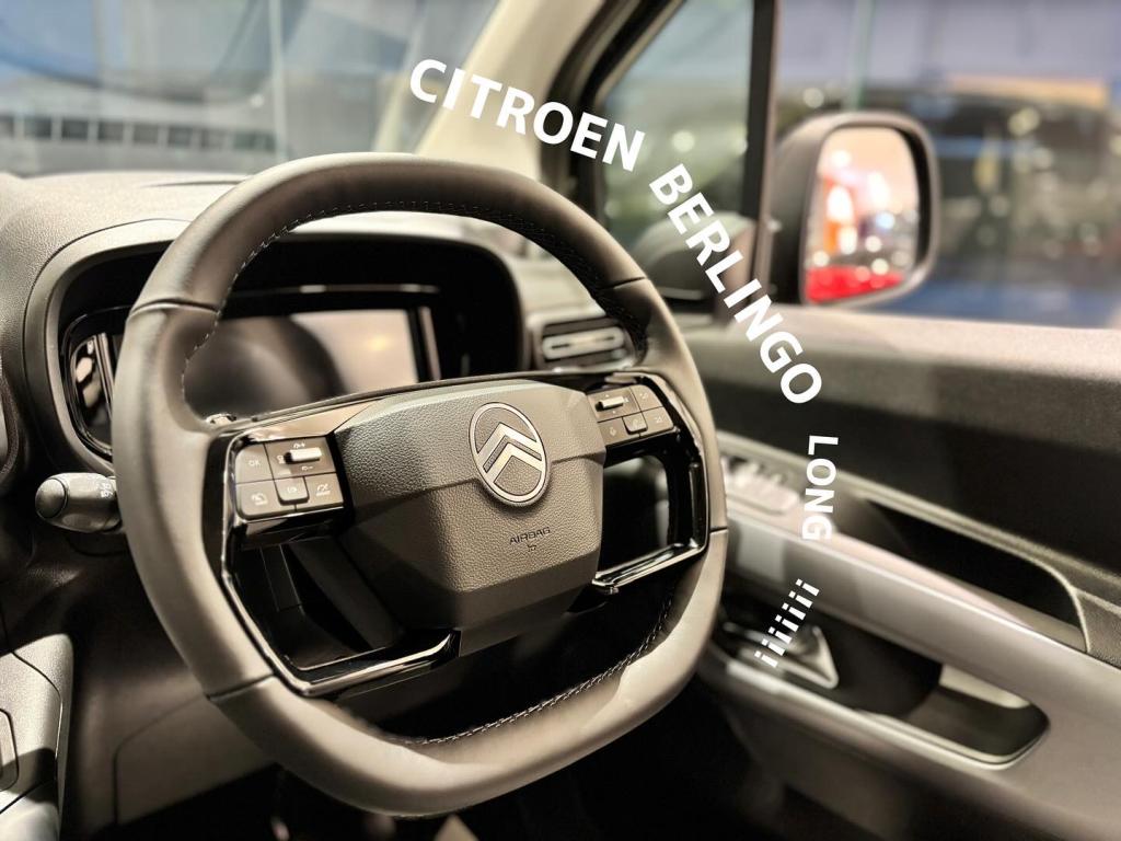 展示車入替　BERLINGO LONG！