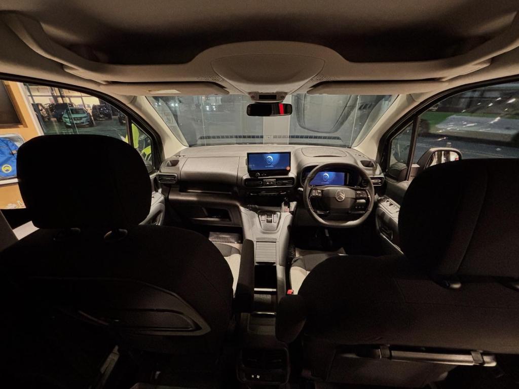 展示車入替　BERLINGO LONG！