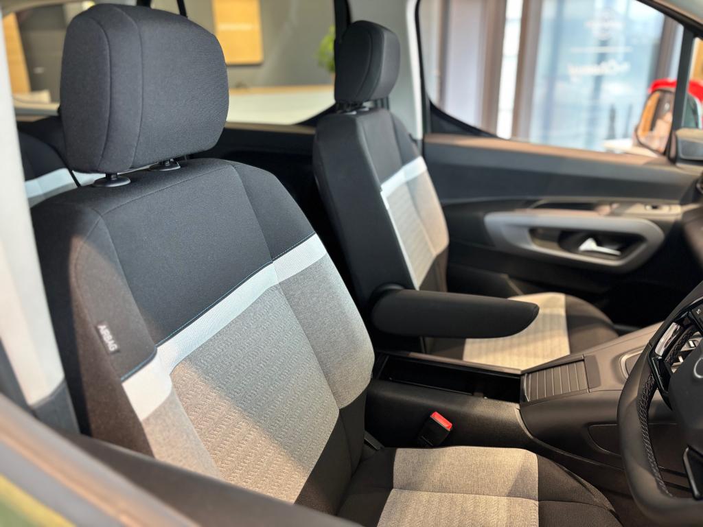 BERLINGO　LONG　家族の笑顔を作る車