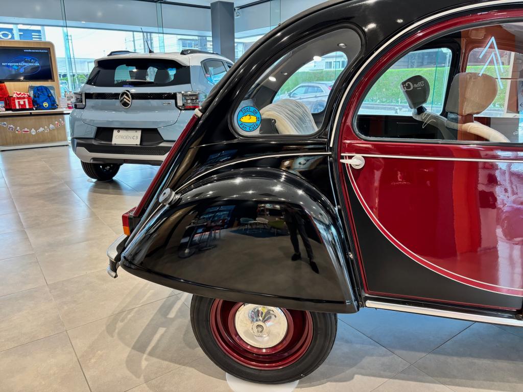 シトロエン名車２ＣＶ展特別展示