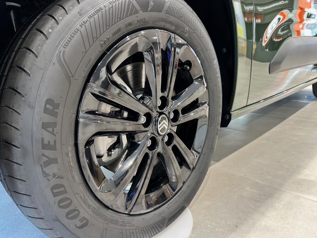 年末納車可能なお車ございます！